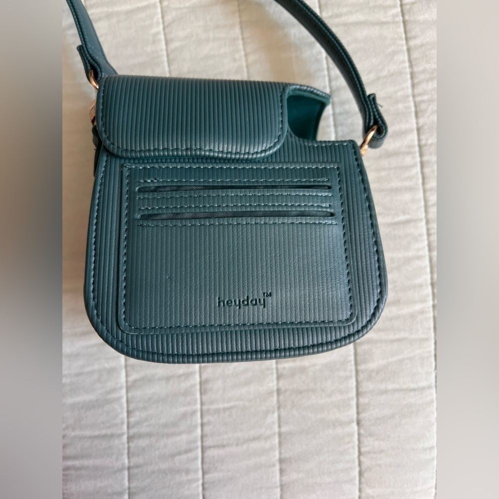 Instax mini 11 works perfectly fine, comes with case - Picture 3 of 5